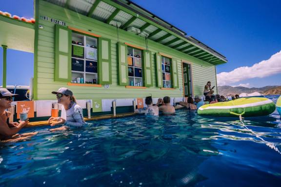 Floating Taco Bar - Lime Out - Coral Bay