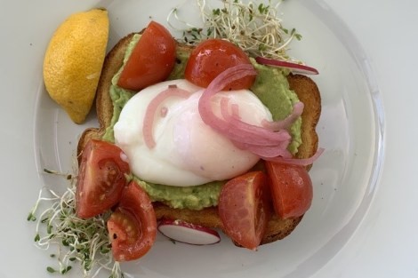 Review img # 38 of the yacht AZURIA