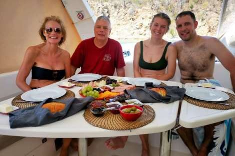 Review img # 28 of the yacht BEYOND STARDUST