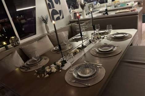 Review img # 1 of the yacht BLUE LAGOON