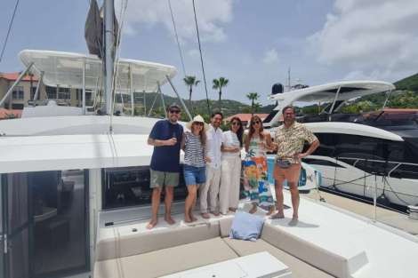 Review img # 52 of the yacht C SISTERS