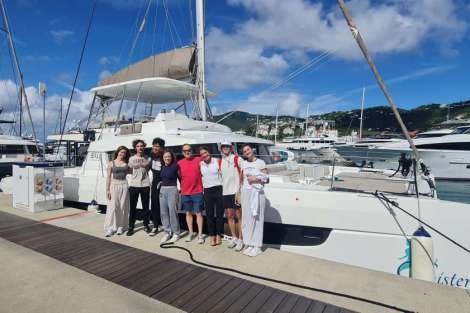 Review img # 36 of the yacht C SISTERS