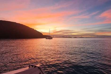 Review img # 39 of the yacht C SISTERS