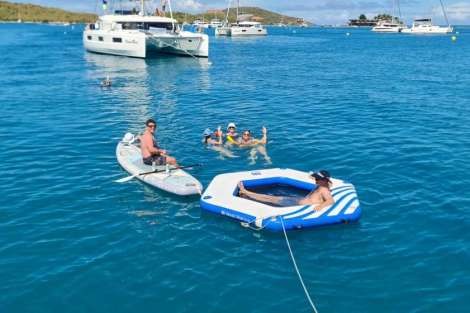 Review img # 6 of the yacht C SISTERS