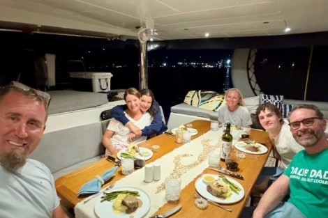 Review img # 2 of the yacht DRAGONFLY