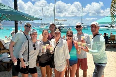 Review img # 2 of the yacht Elysian