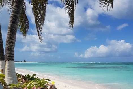 Review img # 1 of the yacht EXTRA NAUTI