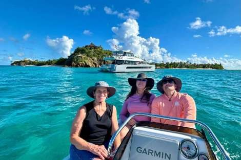 Review img # 4 of the yacht FOREVER YOUNG