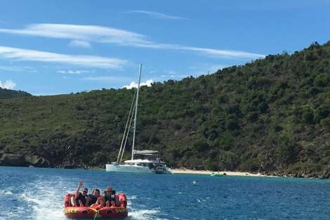 Review img # 70 of the yacht FOXY LADY