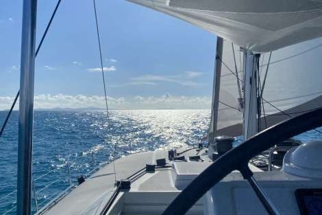 Review img # 34 of the yacht FOXY LADY