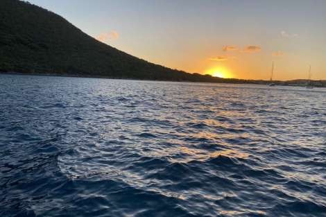 Review img # 29 of the yacht FOXY LADY