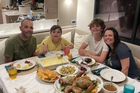 Review img # 1 of the yacht HARMONY