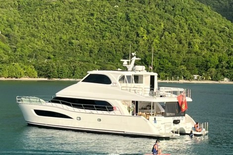 Review img # 6 of the yacht INDIGO