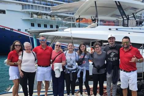 Review img # 26 of the yacht INDULGENCE