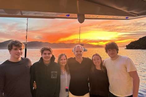 Review img # 18 of the yacht INDULGENCE