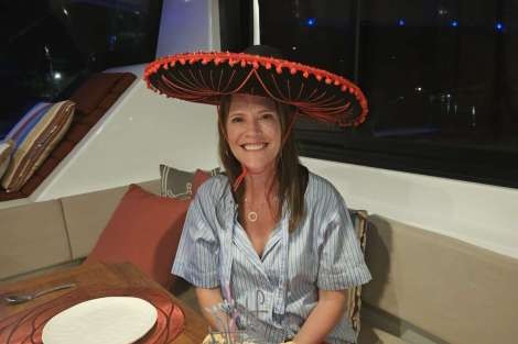 Review img # 14 of the yacht INDULGENCE