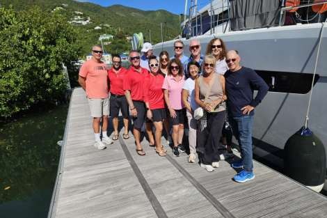 Review img # 1 of the yacht INDULGENCE