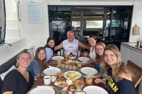 Review img # 7 of the yacht KARMA