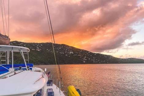 Review img # 23 of the yacht KNOT 5280