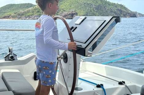 Review img # 2 of the yacht LIQUID SKY