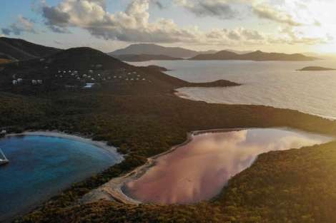 Review img # 76 of the yacht LIQUID ZEN