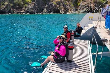 Review img # 70 of the yacht LIQUID ZEN