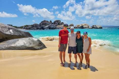 Review img # 29 of the yacht LIQUID ZEN