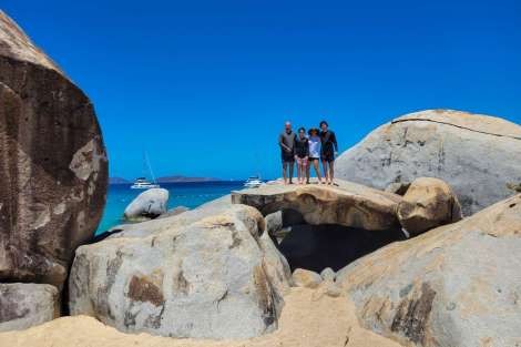 Review img # 26 of the yacht LIQUID ZEN