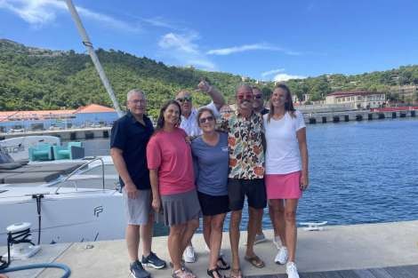 Review img # 1 of the yacht LUNA BLISS