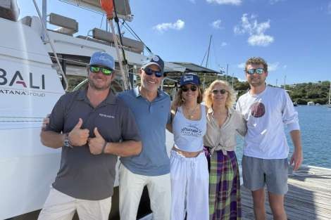 Review img # 7 of the yacht MAH NA MAH NA