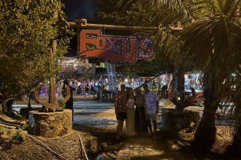 Review img # 8 of the yacht MAH NA MAH NA