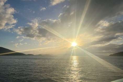 Review img # 100 of the yacht MAKIN MEMORIES