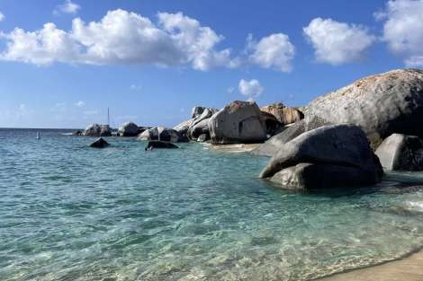 Review img # 111 of the yacht MARE BLU