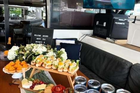 Review img # 42 of the yacht MARE BLU