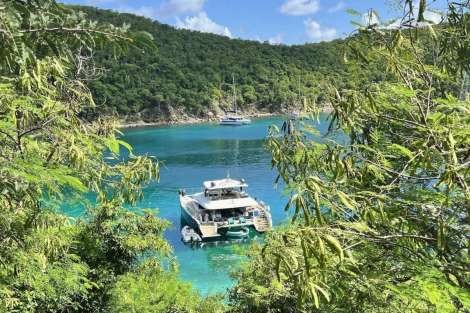 Review img # 35 of the yacht MARE BLU