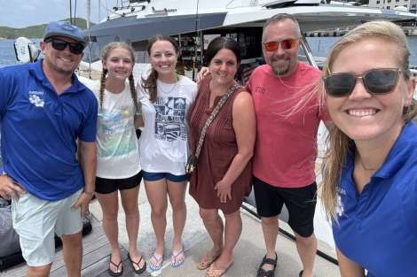 Review img # 3 of the yacht OHANA 59