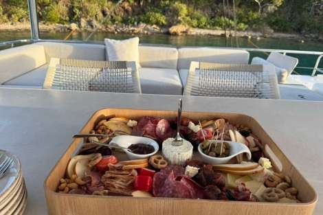 Review img # 8 of the yacht PALOMA