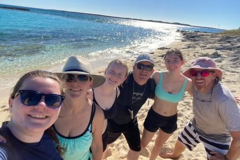 Review img # 3 of the yacht Pandora