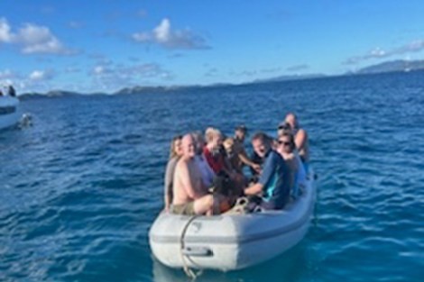 Review img # 5 of the yacht PERPETUAL BLUE