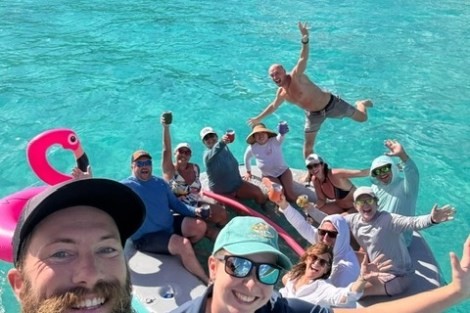 Review img # 3 of the yacht PERPETUAL BLUE