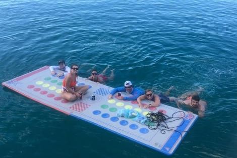 Review img # 124 of the yacht RAPSCALLION