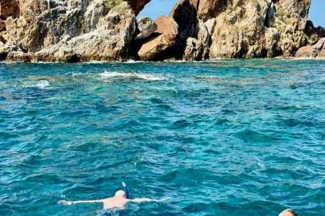 Review img # 57 of the yacht RAPSCALLION