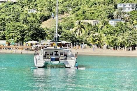 Review img # 4 of the yacht RAPSCALLION