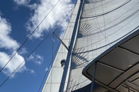 Review img # 5 of the yacht REMEDY