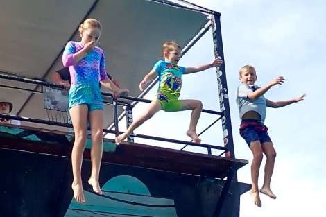 Review img # 105 of the yacht SANDY CINCO