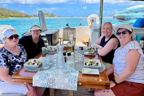 Review img # 4 of the yacht SANDY CINCO