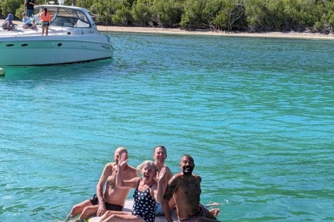 Review img # 102 of the yacht SCUBA DOO