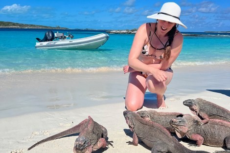 Review img # 39 of the yacht TAHINA