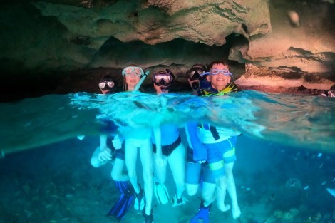 Review img # 17 of the yacht TAHINA