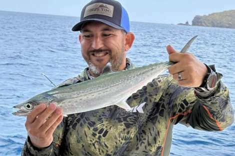 Review img # 3 of the yacht THE ADVENTURE